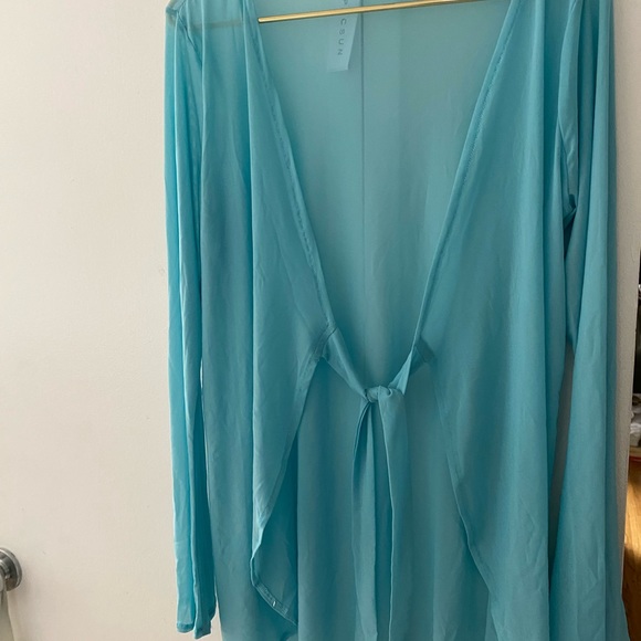 Tie front cover up - Picture 2 of 2